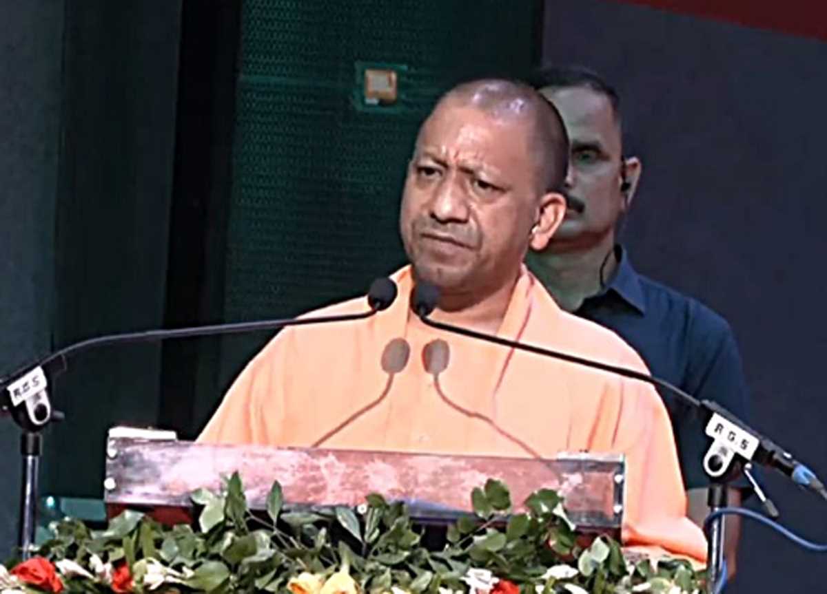 लोगों में बढ़ी है धार्मिक भावना, सदाचार और आत्मानुशासन पर भी देना होगा जोर : सीएम योगी